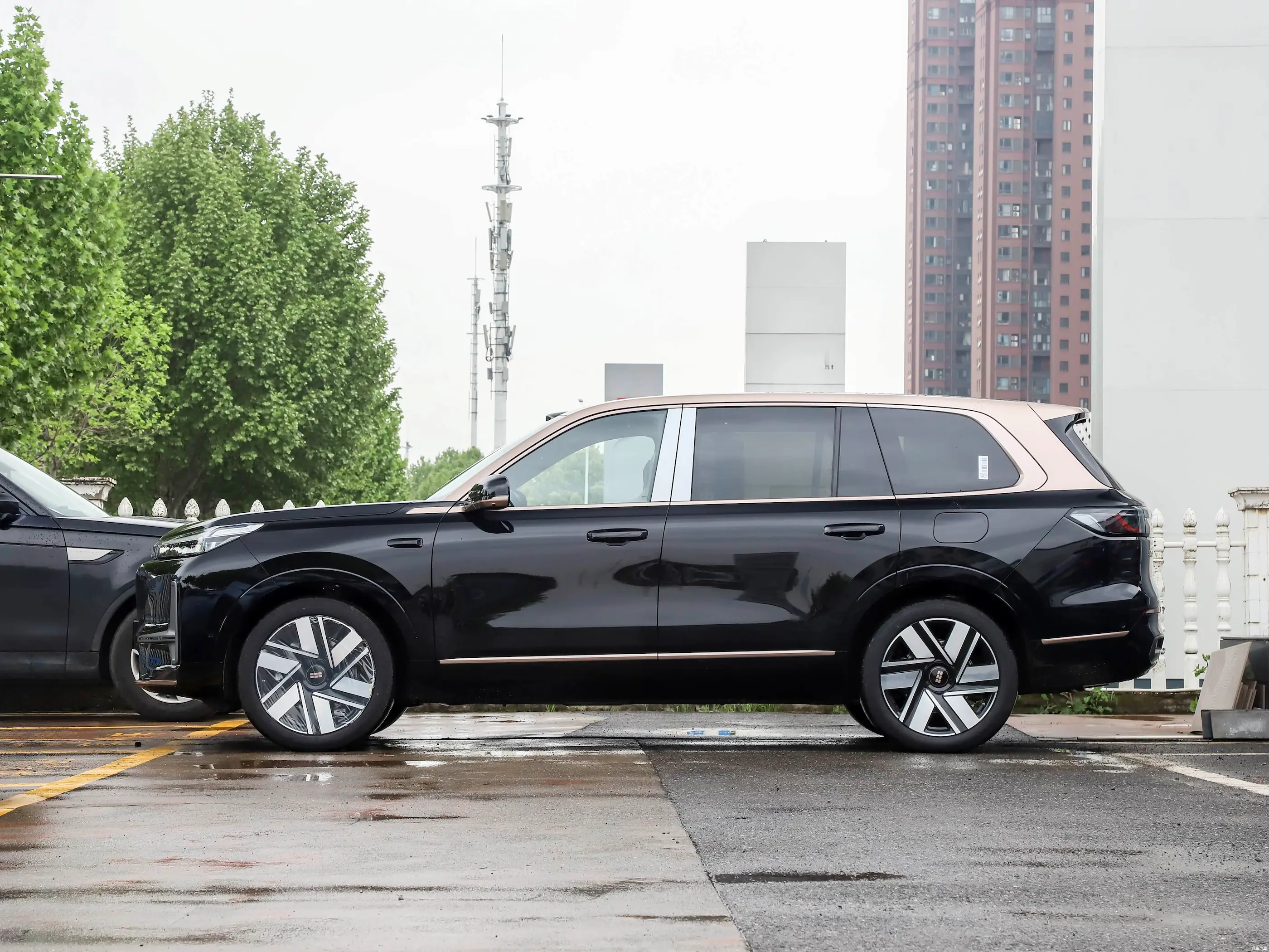 Geely Galaxy M9 exterior