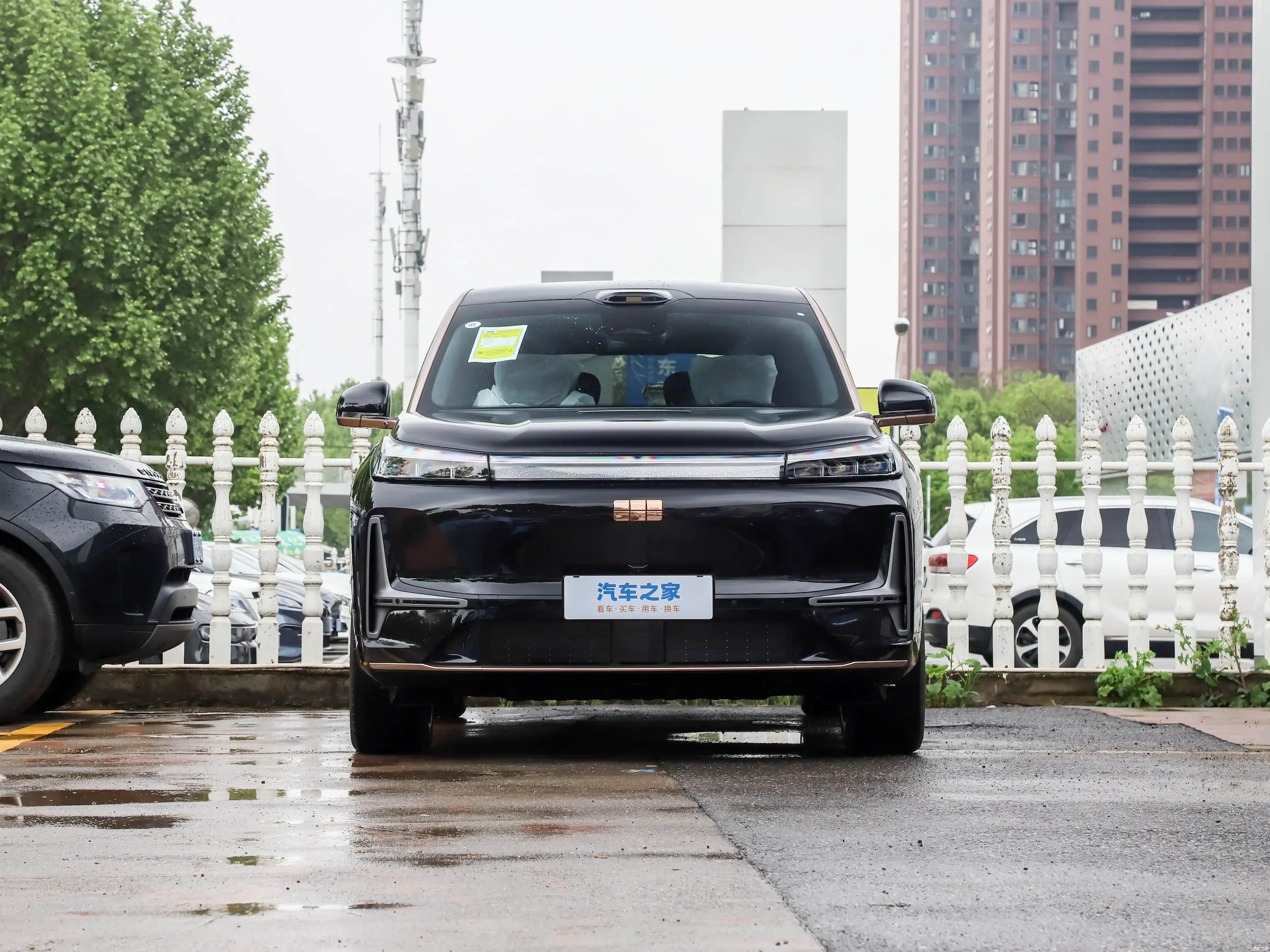 Geely Galaxy M9 view 3