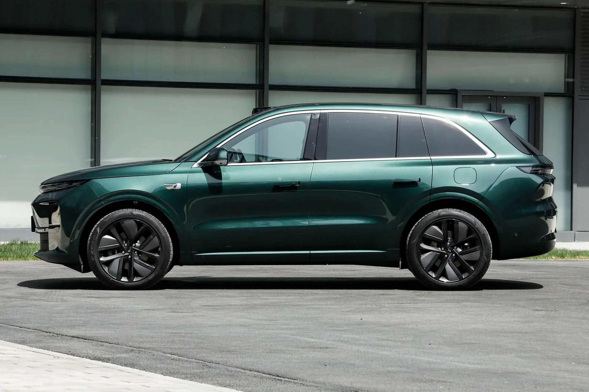 Li Auto L6 exterior
