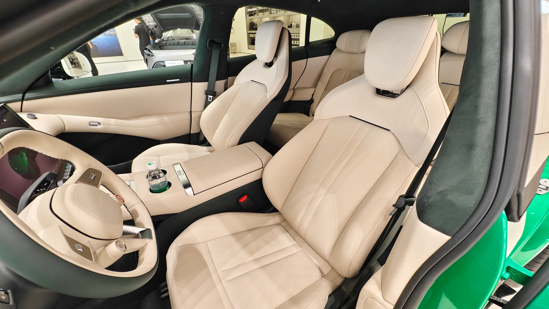 Xiaomi YU7 interior detail 4