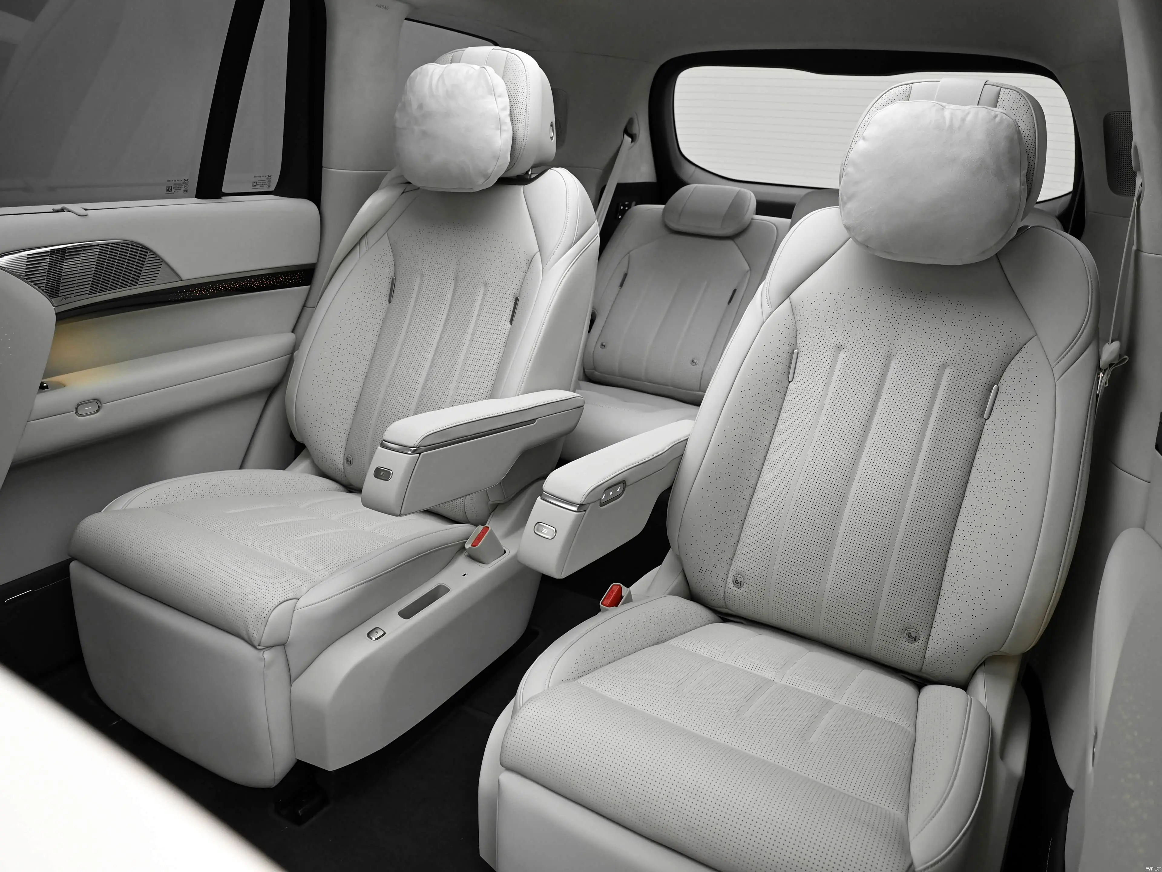 XPeng GX interior detail 4