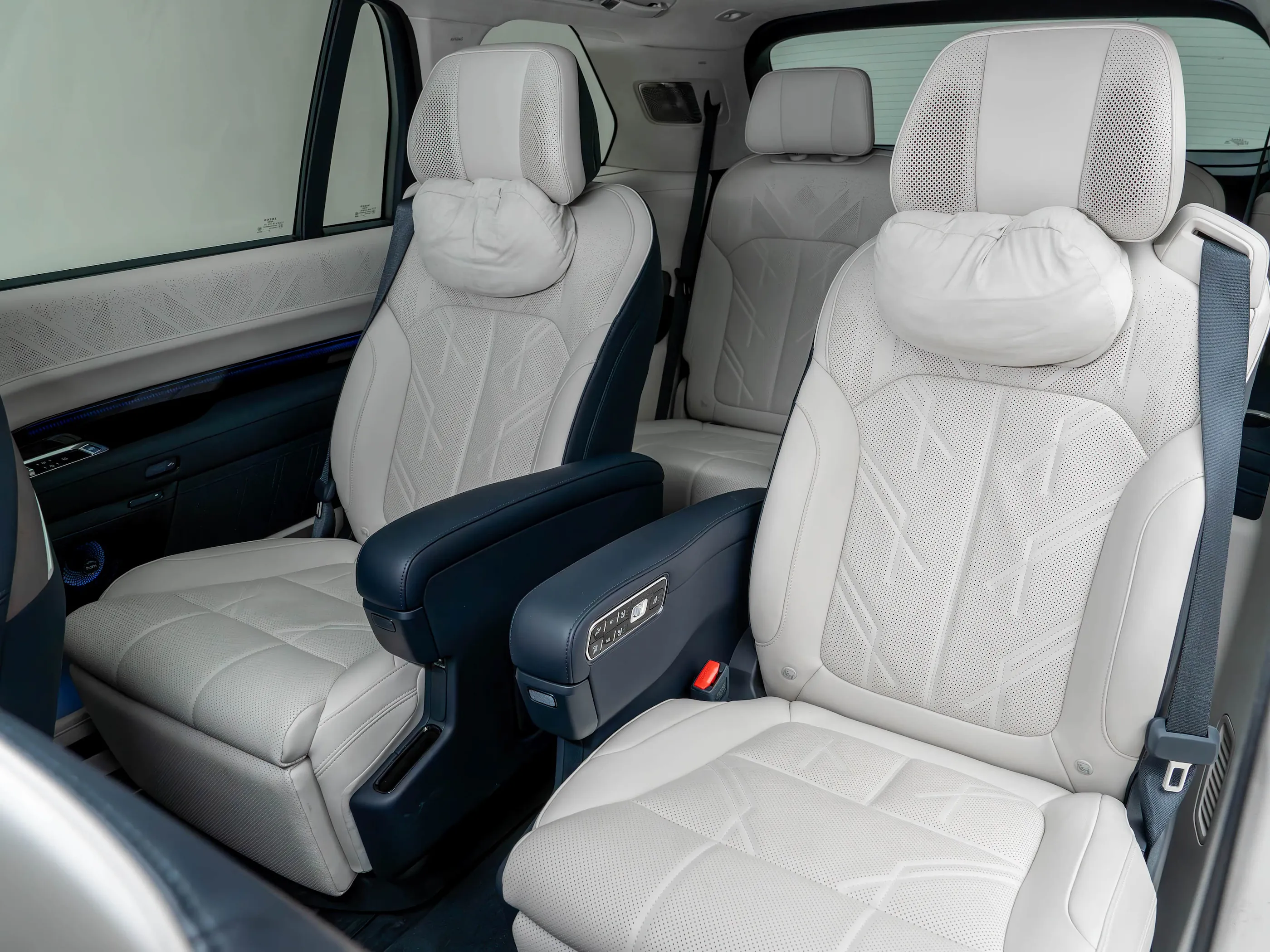Zeekr 9X interior detail 4